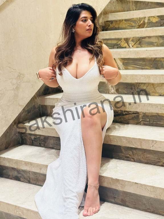 Patna aged housewife Call Girl